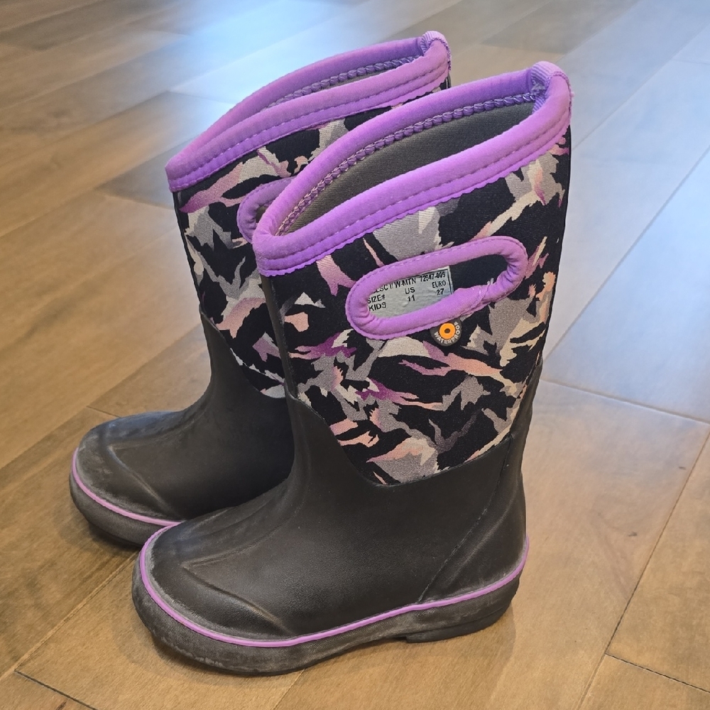 Kids Purple and Black Camouflage BOGS Boots